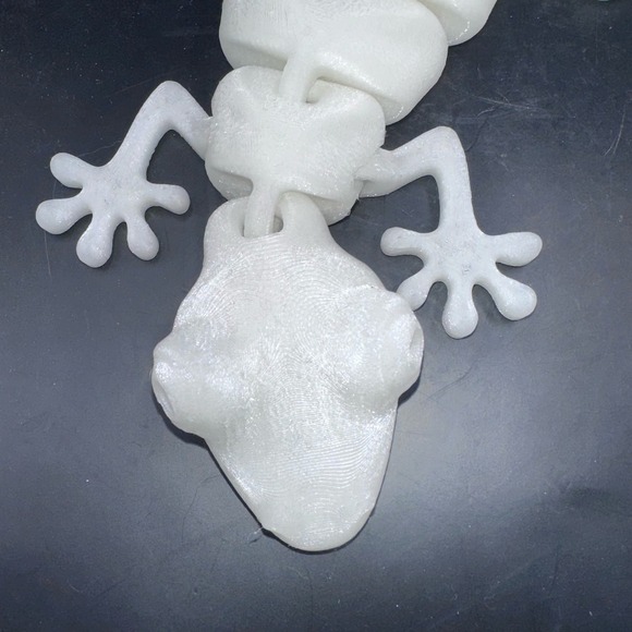 New 3D Printed Full Articulating Glow In The Dark Gecko/Lizard Toy 14”L - Picture 2 of 7